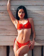 Carregar imagem no visualizador da galeria, TIE SIDE BIKINI BOTTOM - RED